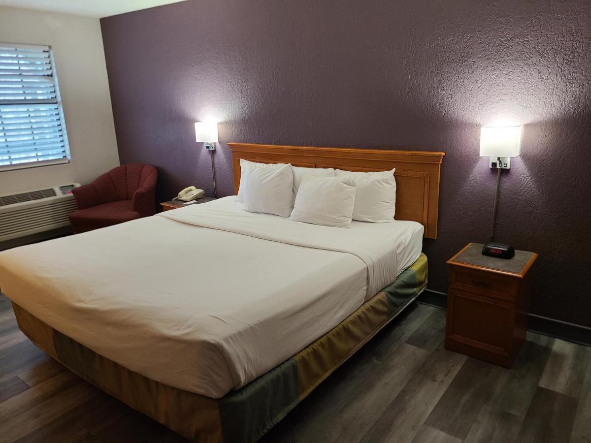 La Quinta Inn By Wyndham Farmington Exterior photo