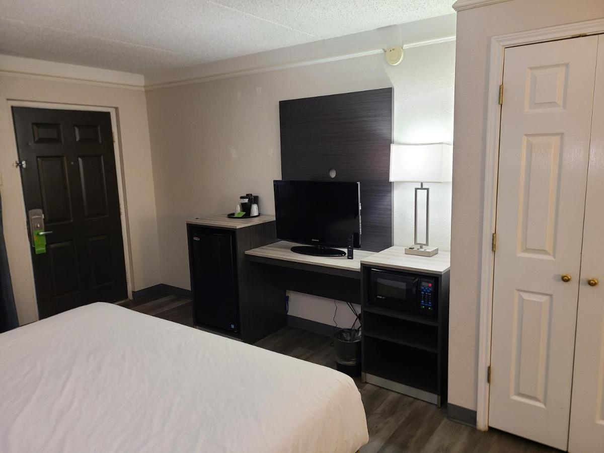 La Quinta Inn By Wyndham Farmington Exterior photo